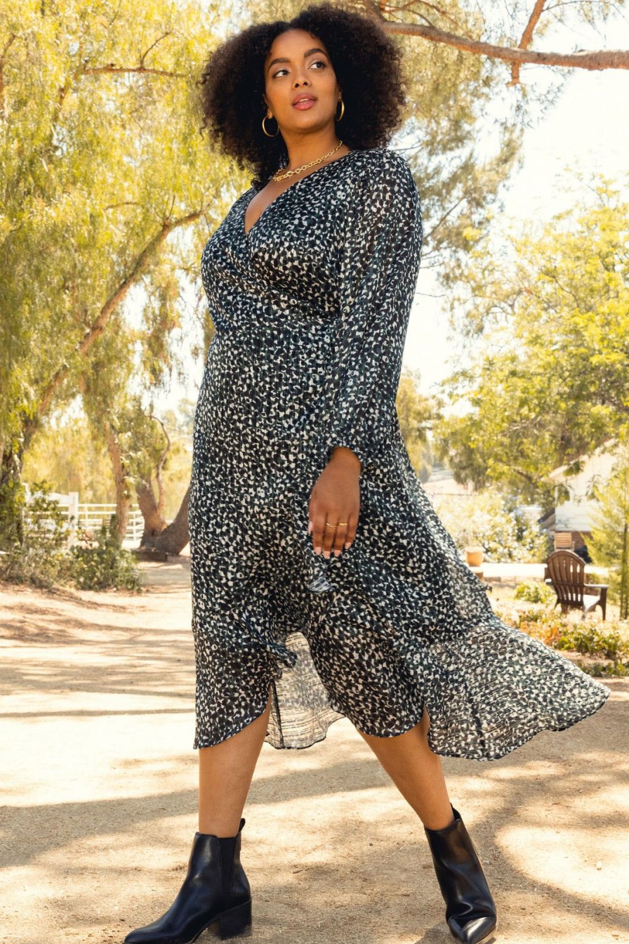 Plus Size Skies Are Blue | Skies Are Blue Plus Size Lorelei Leopard Wrap Dress Olive-Black